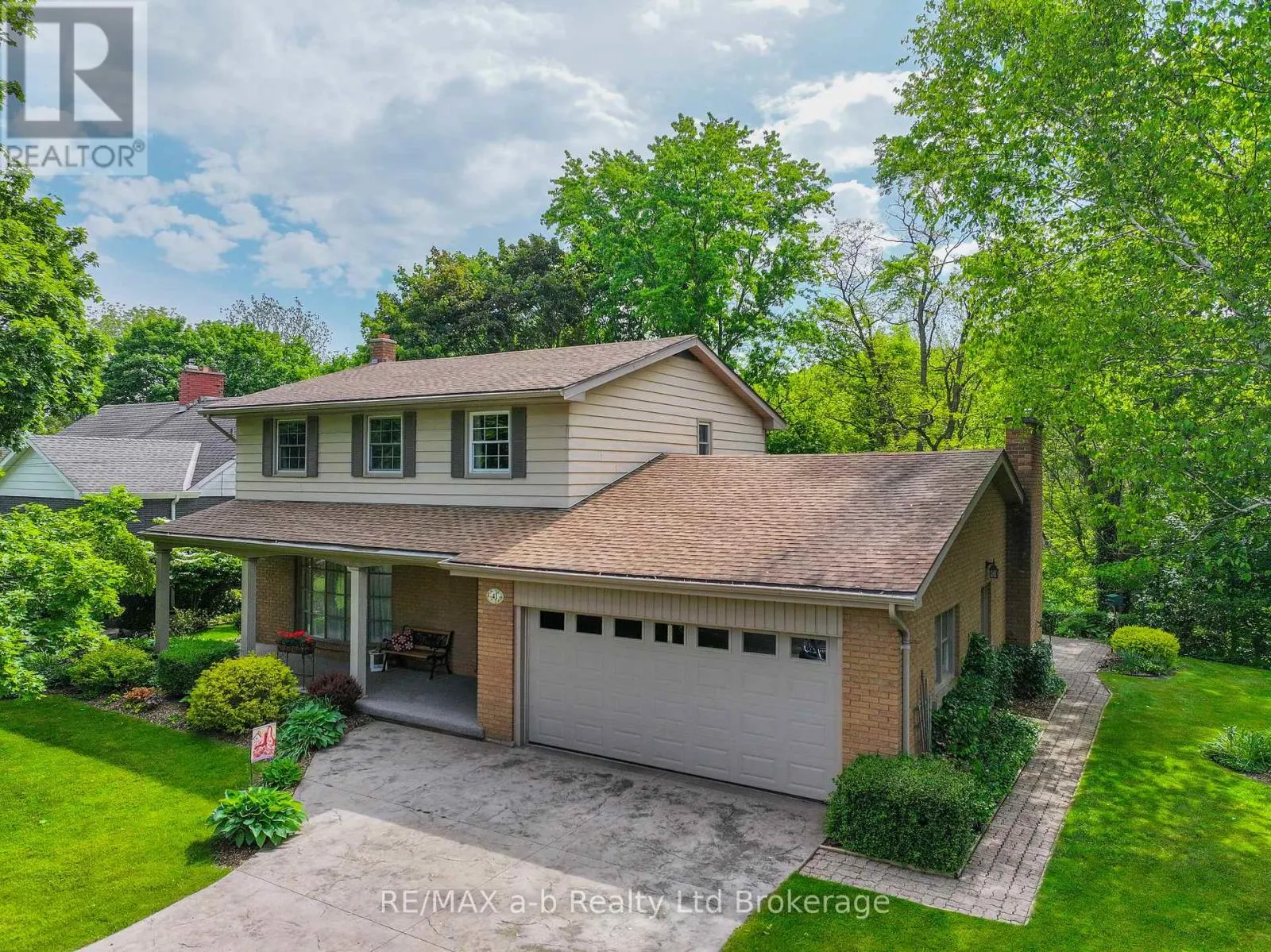 41 PARKWOOD DRIVE