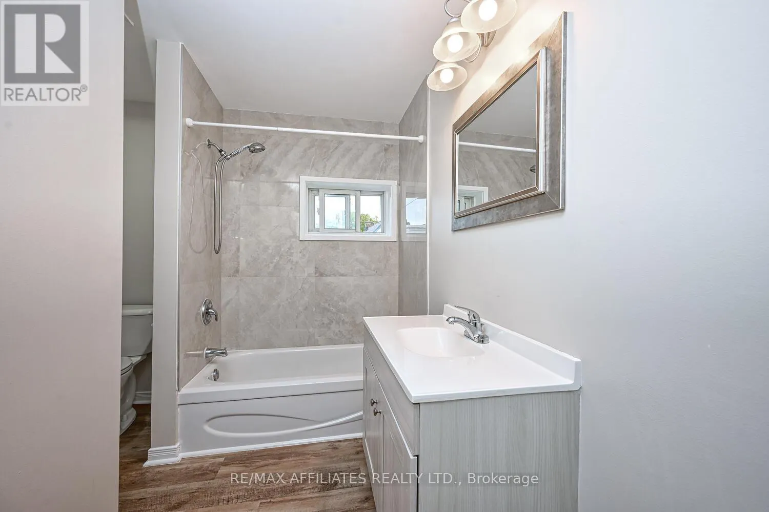 8 WINNIFRED STREET N