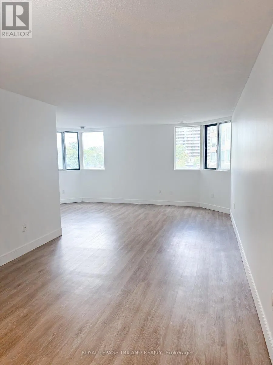 307 - 675 RICHMOND STREET, #307