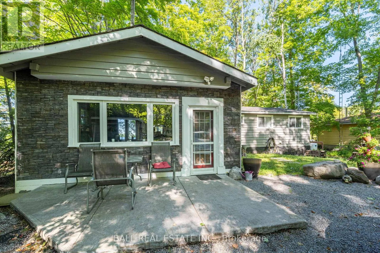 21 CEDAR BAY ROAD N