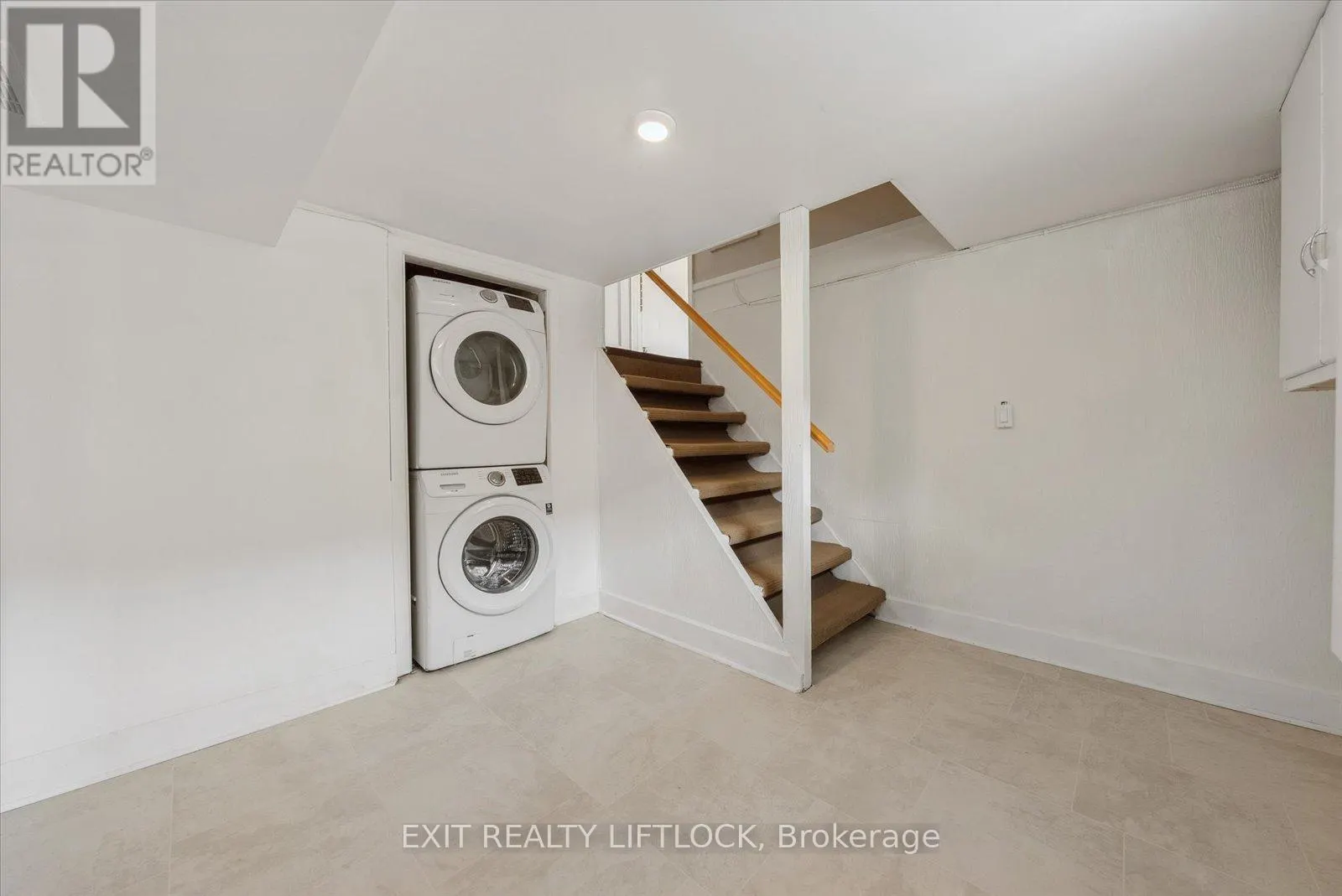 1294 VICTORY DRIVE
