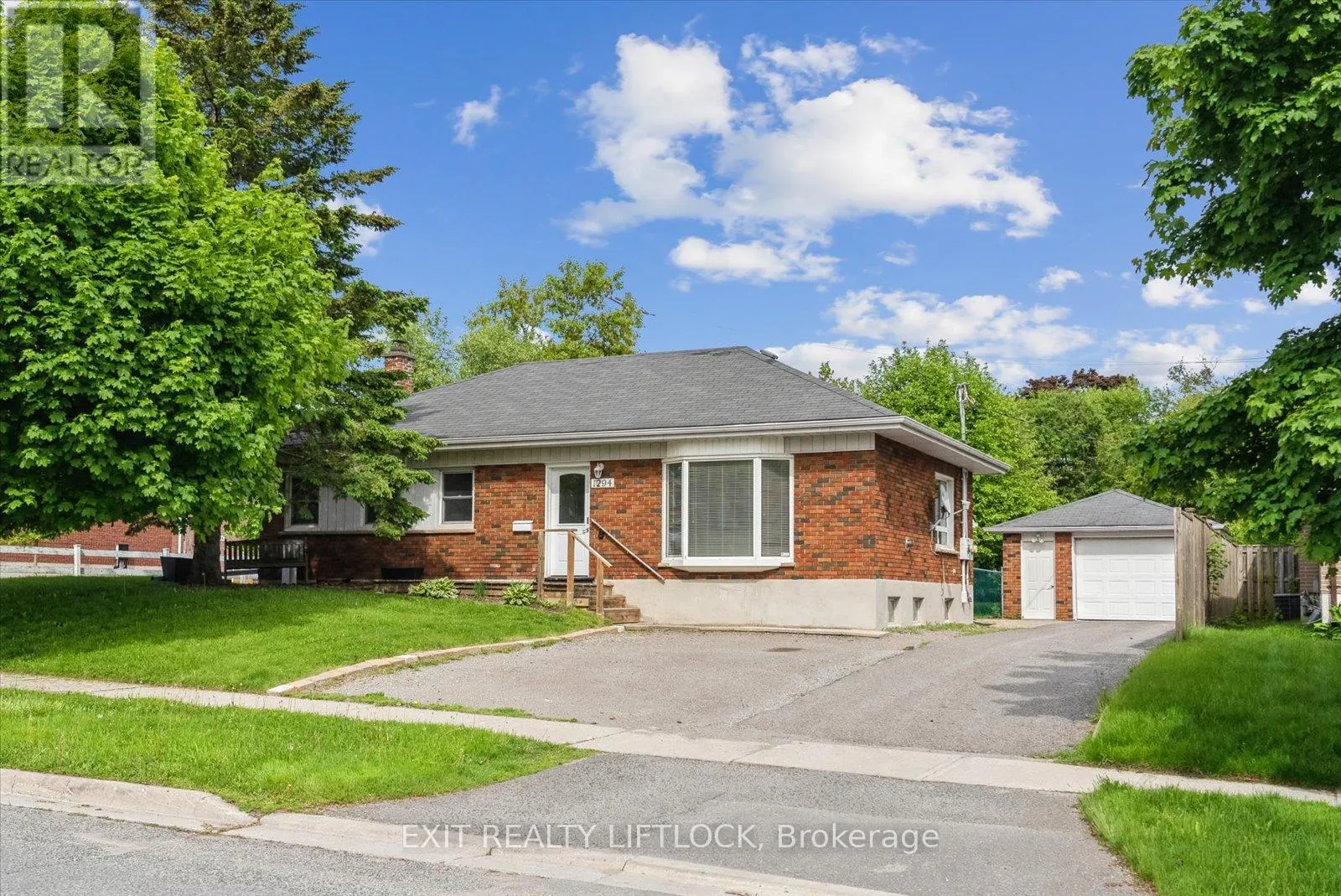 1294 VICTORY DRIVE