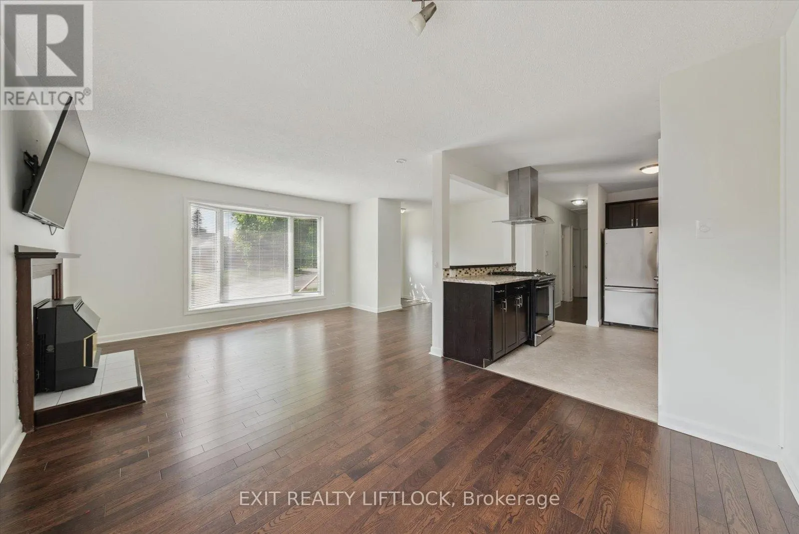 1294 VICTORY DRIVE