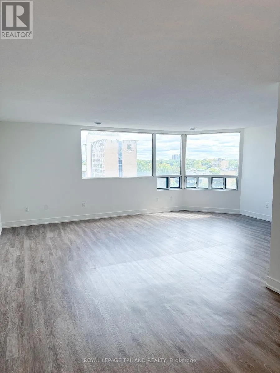 1011 - 675 RICHMOND STREET, #1011