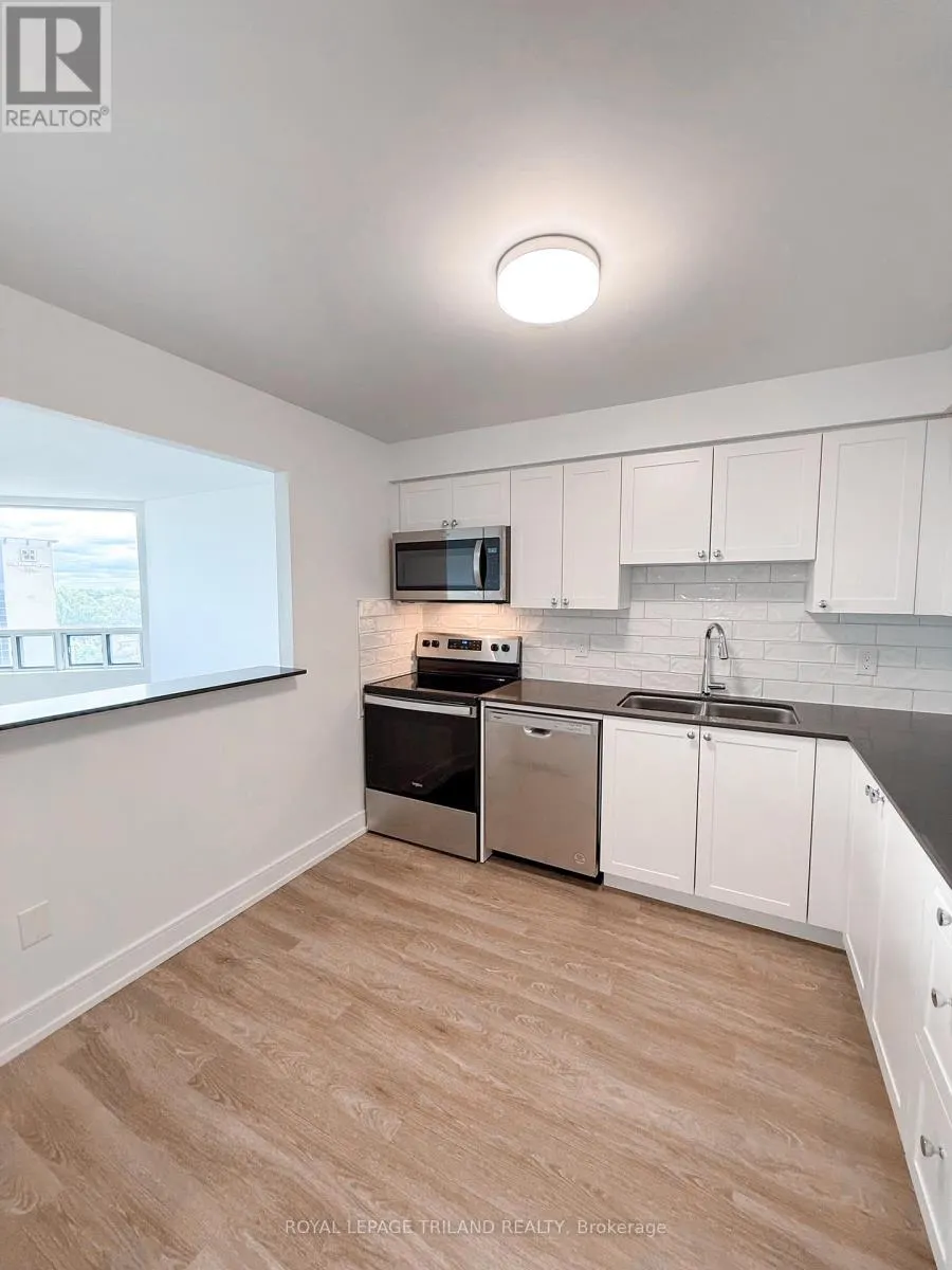 1011 - 675 RICHMOND STREET, #1011