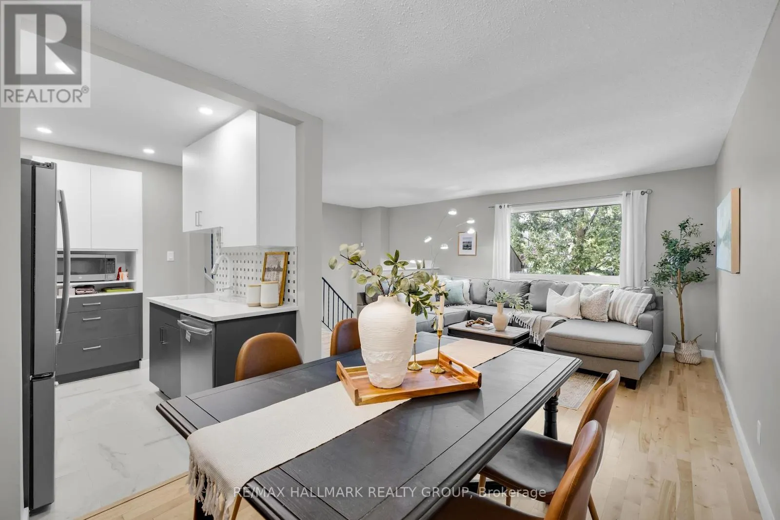 3 - 409 MONTFORT STREET