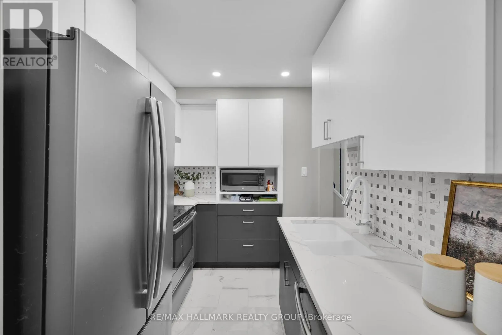 3 - 409 MONTFORT STREET