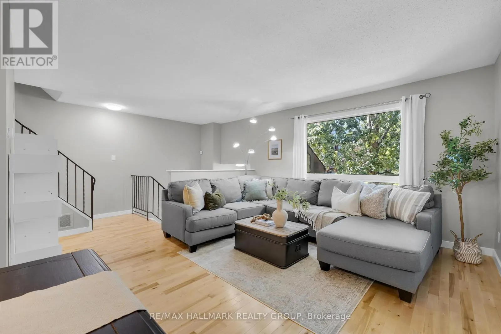 3 - 409 MONTFORT STREET