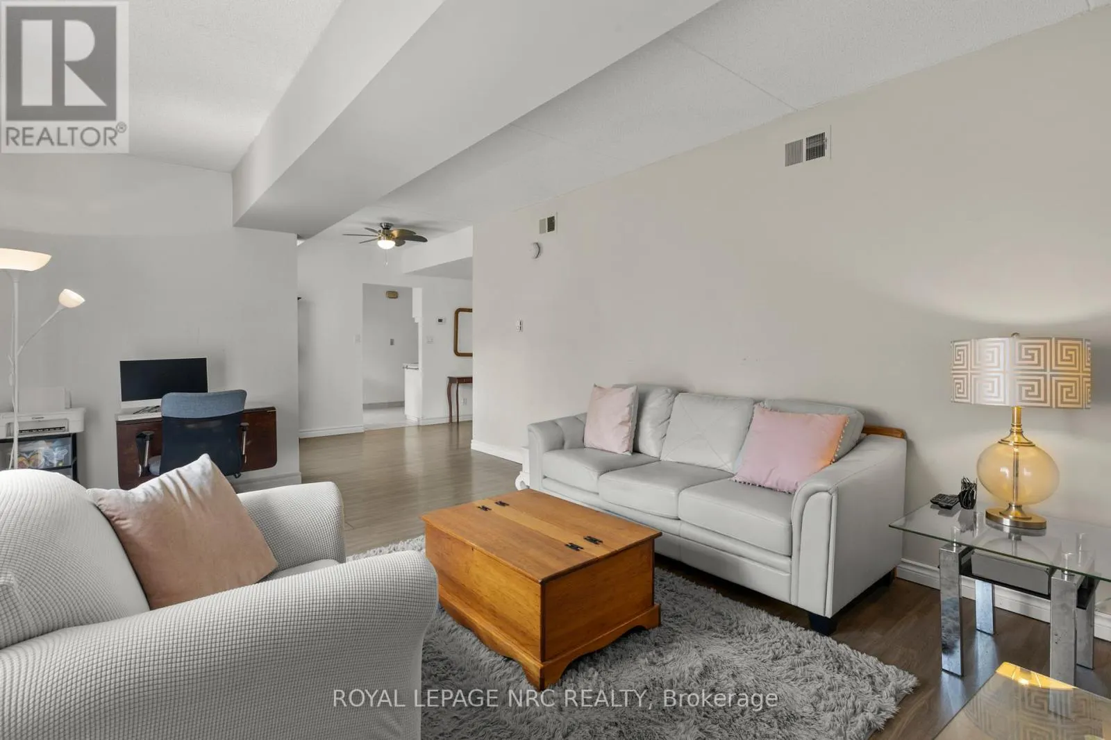 3 - 4872 VALLEY WAY, #3