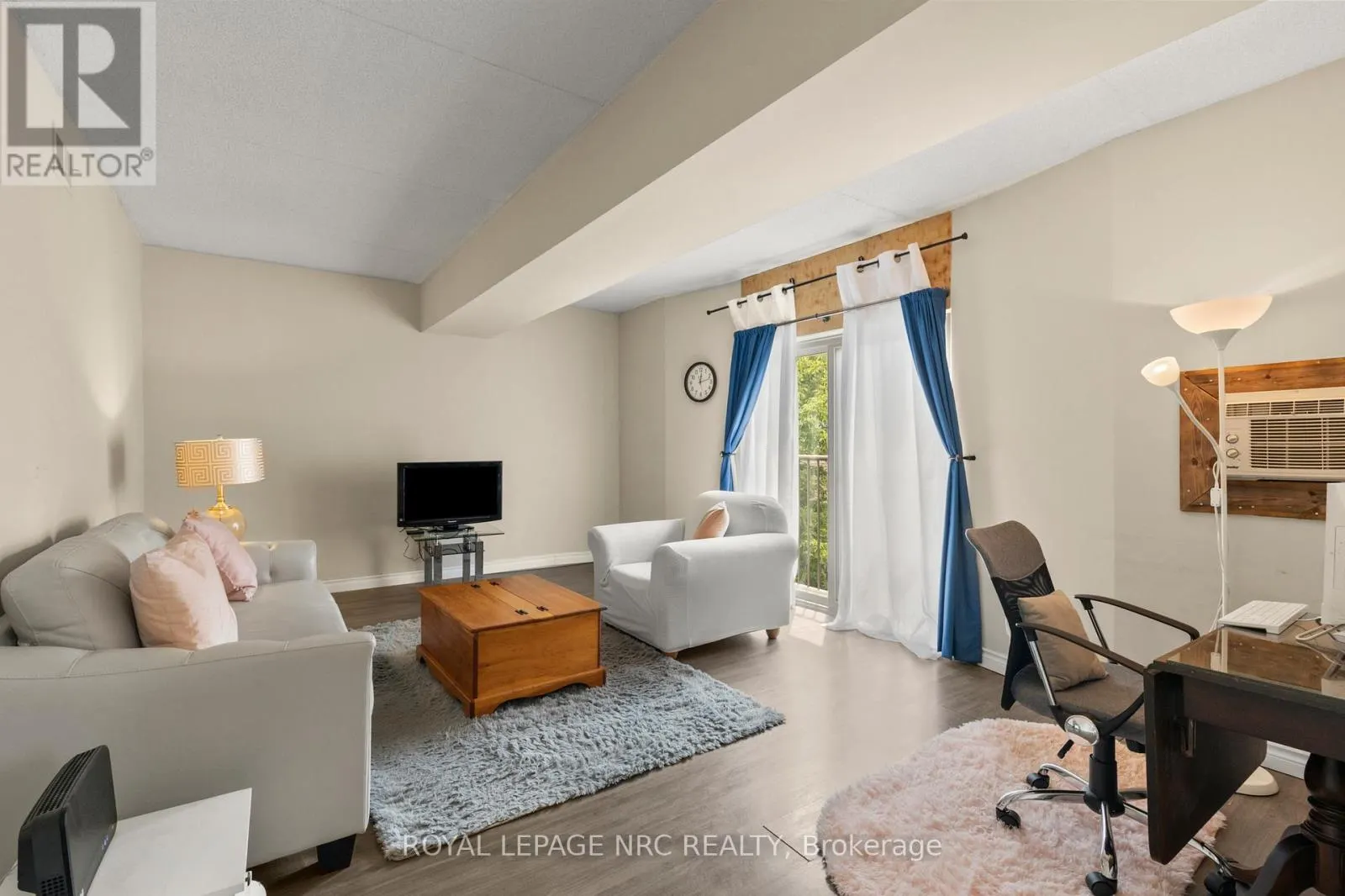 3 - 4872 VALLEY WAY, #3
