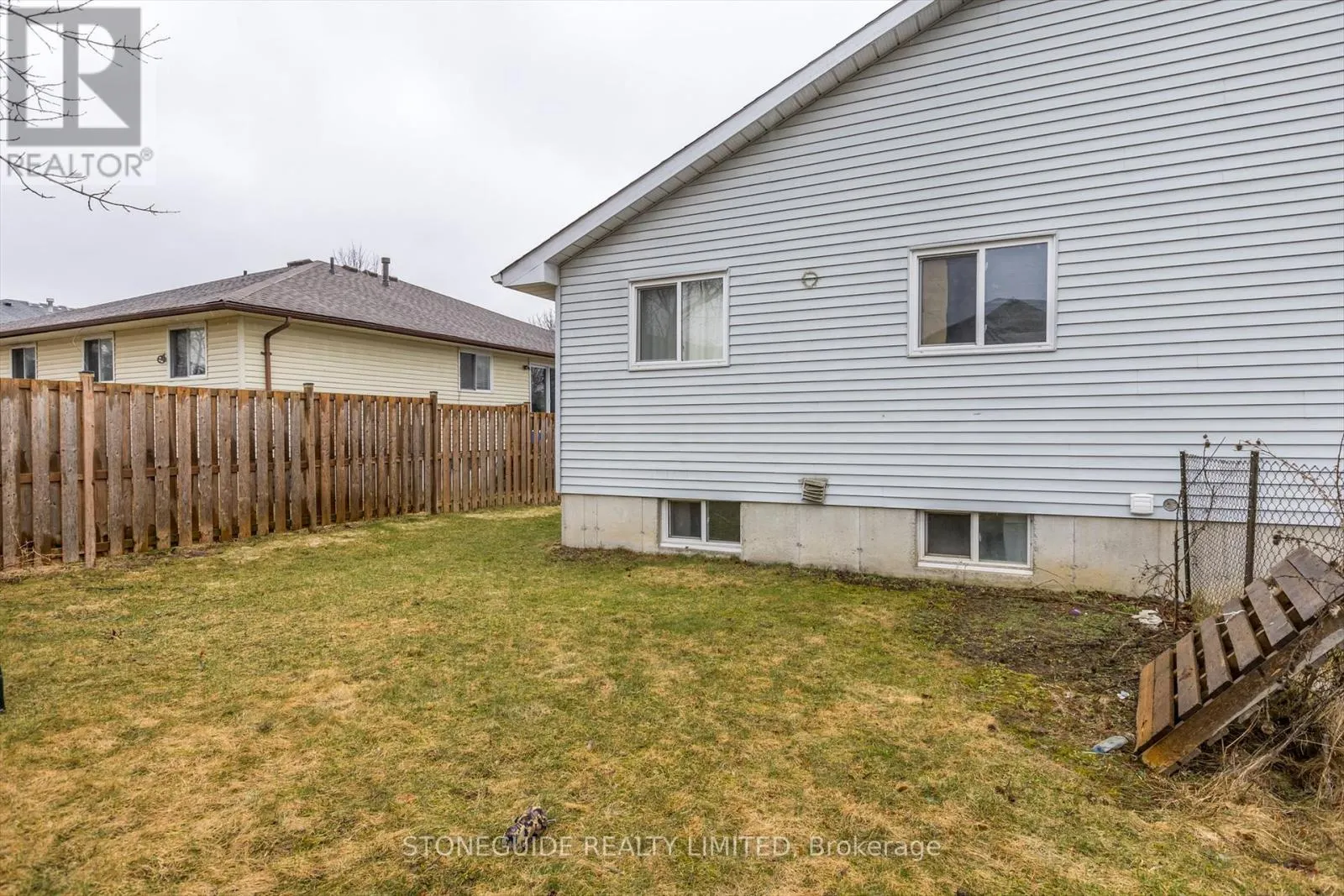 2180 EASTHILL DRIVE