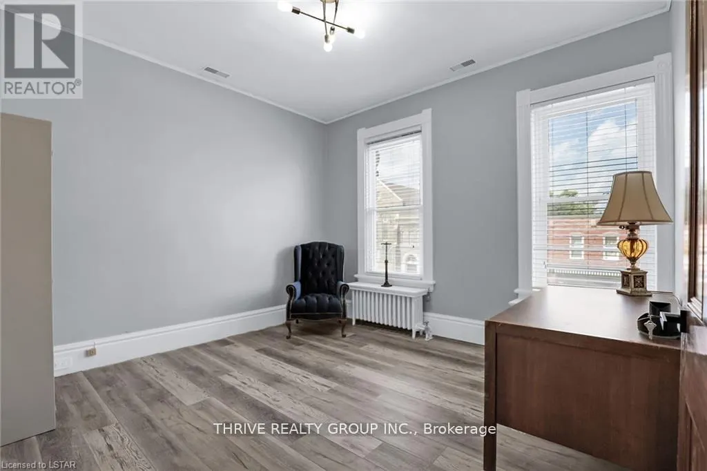 2 - 869 DUNDAS STREET, #2