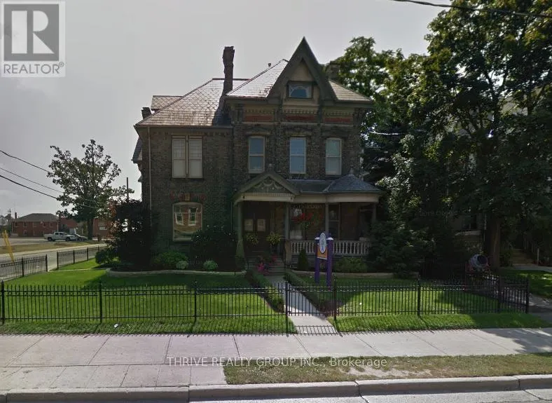 2 - 869 DUNDAS STREET, #2