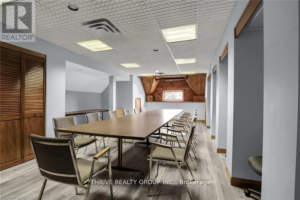 5 - 869 DUNDAS STREET, #5