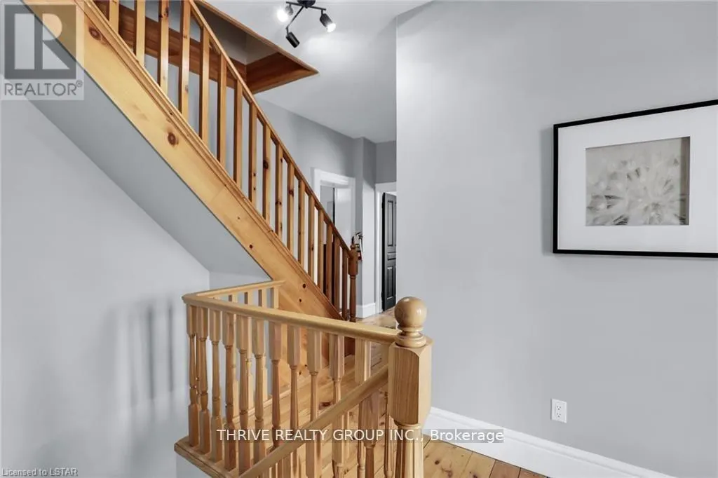 5 - 869 DUNDAS STREET, #5