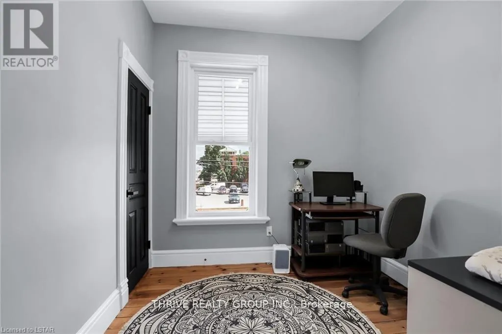 5 - 869 DUNDAS STREET, #5
