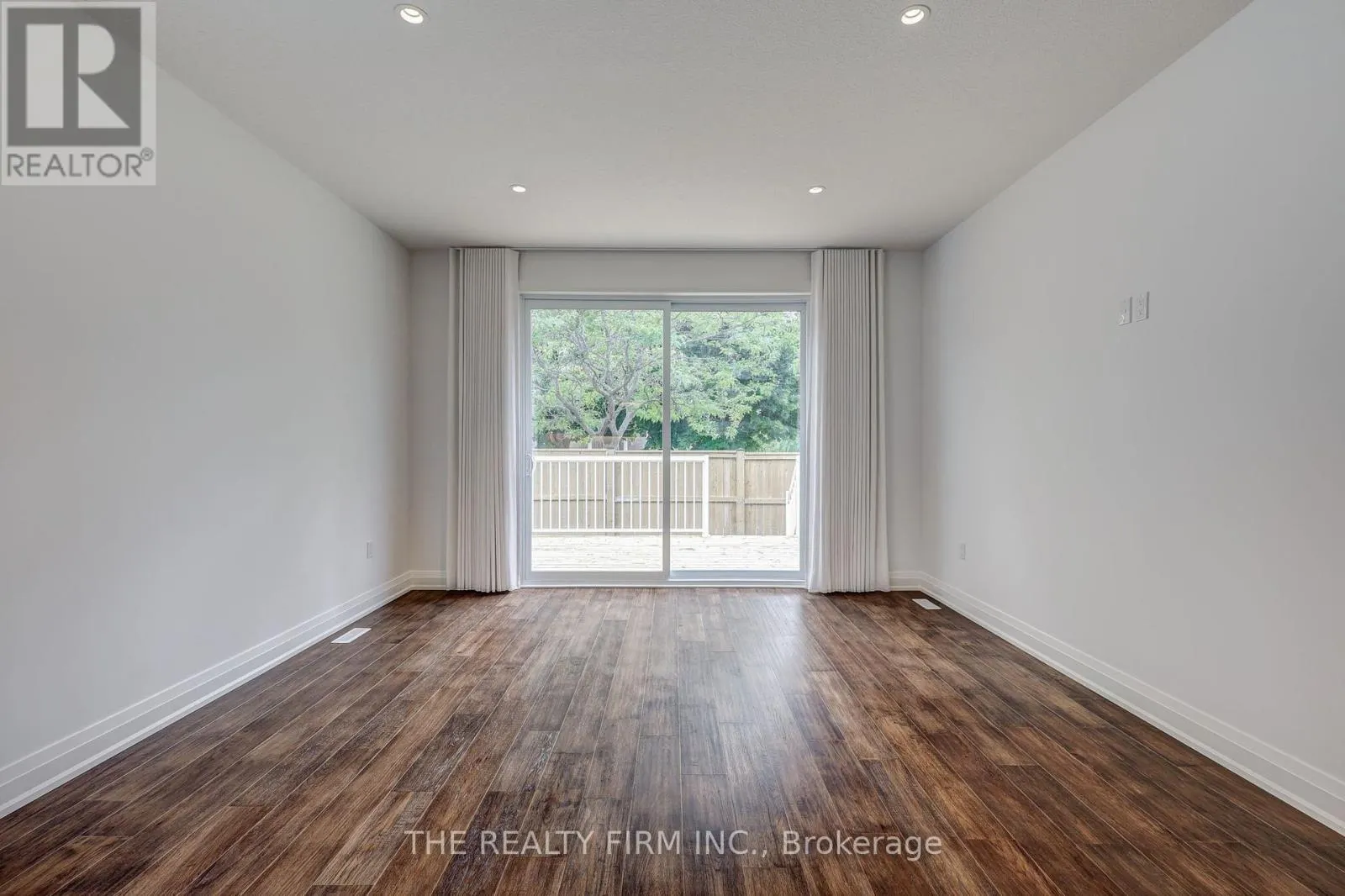 4 - 85 FOREST STREET, #4