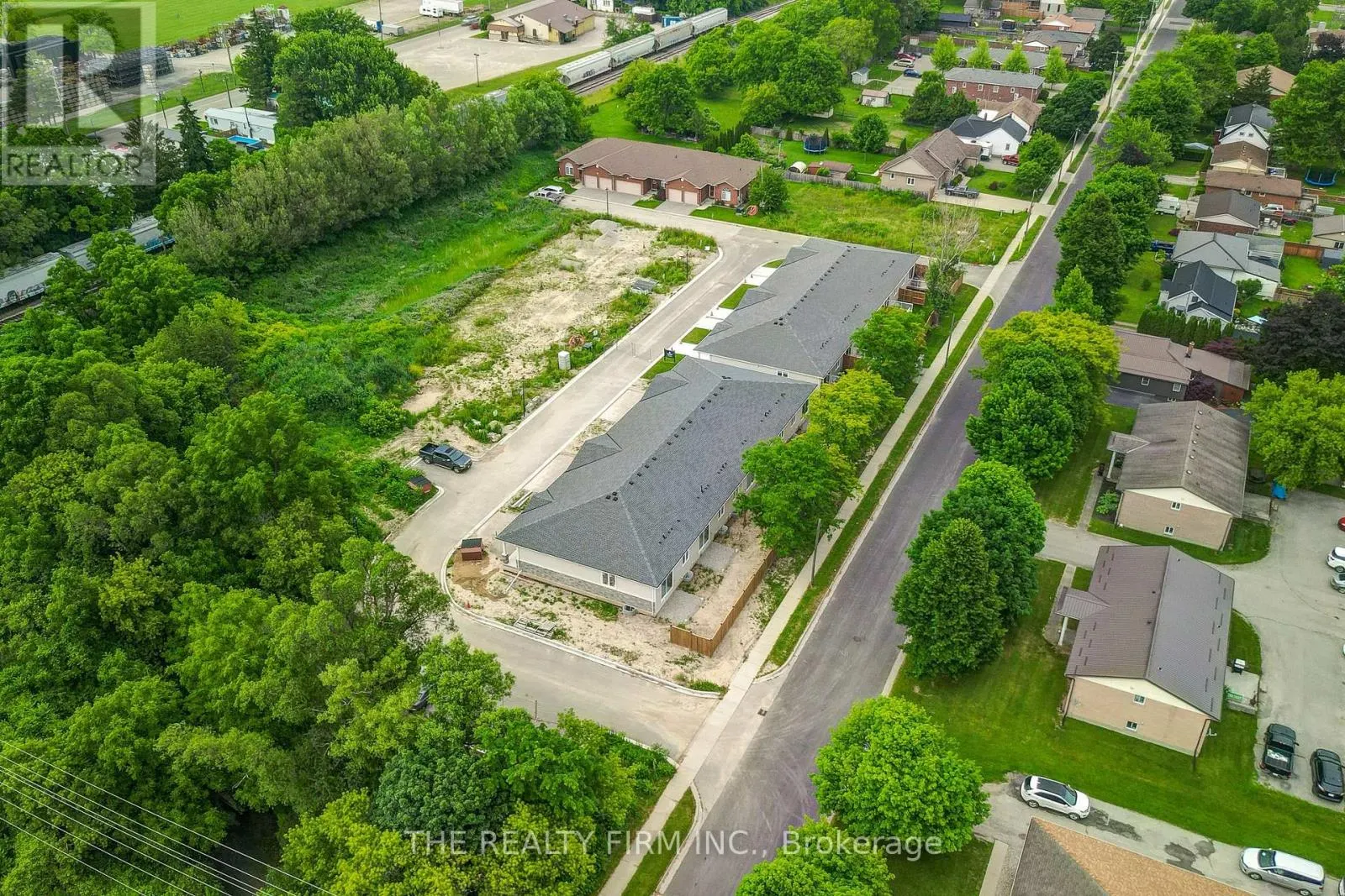 4 - 85 FOREST STREET, #4