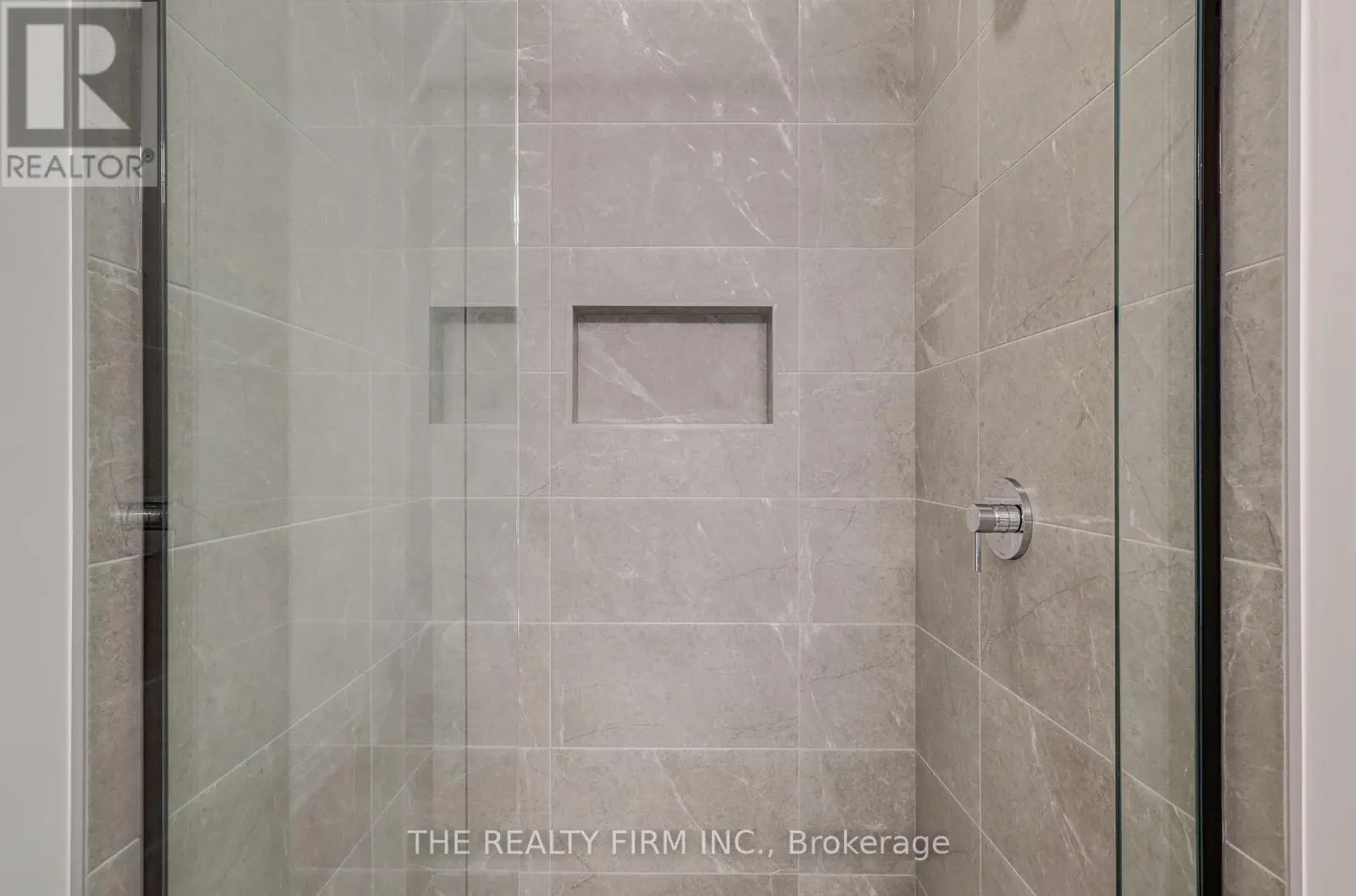 4 - 85 FOREST STREET, #4