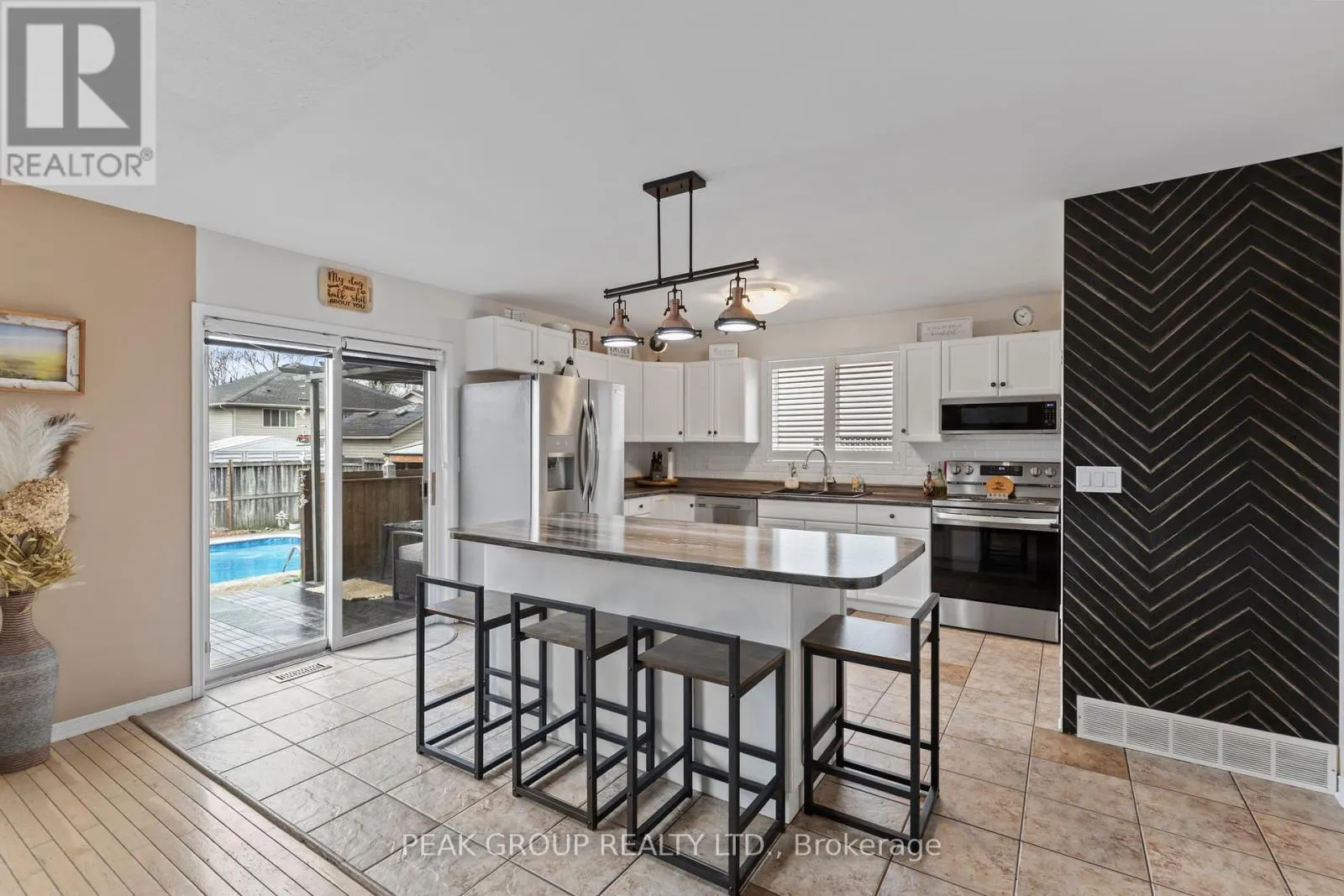 427 TRILLIUM AVENUE
