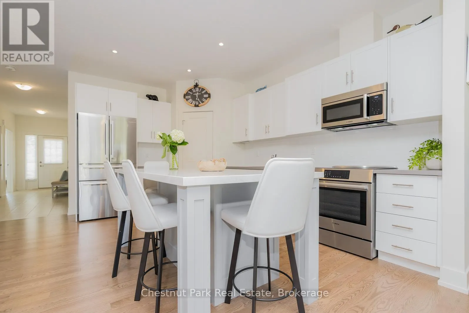 161 HAWTHORN CRESCENT