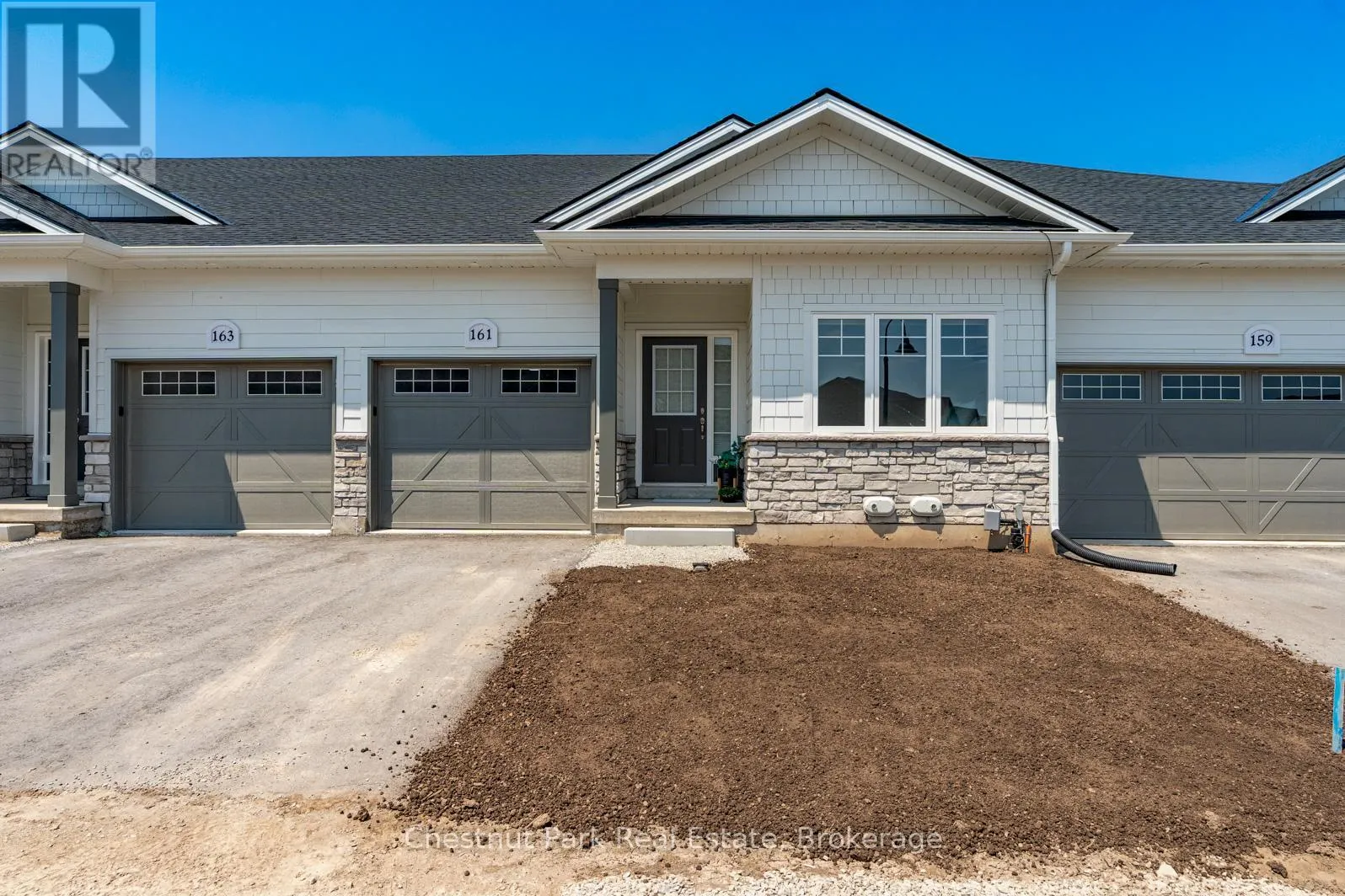 161 HAWTHORN CRESCENT