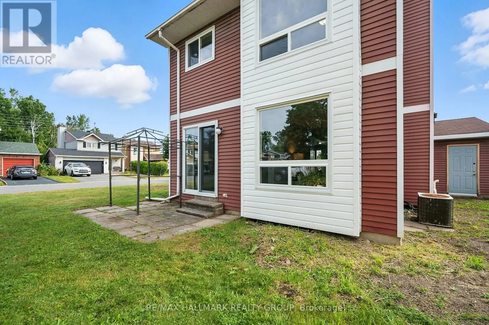 55 FAIR OAKS CRESCENT
