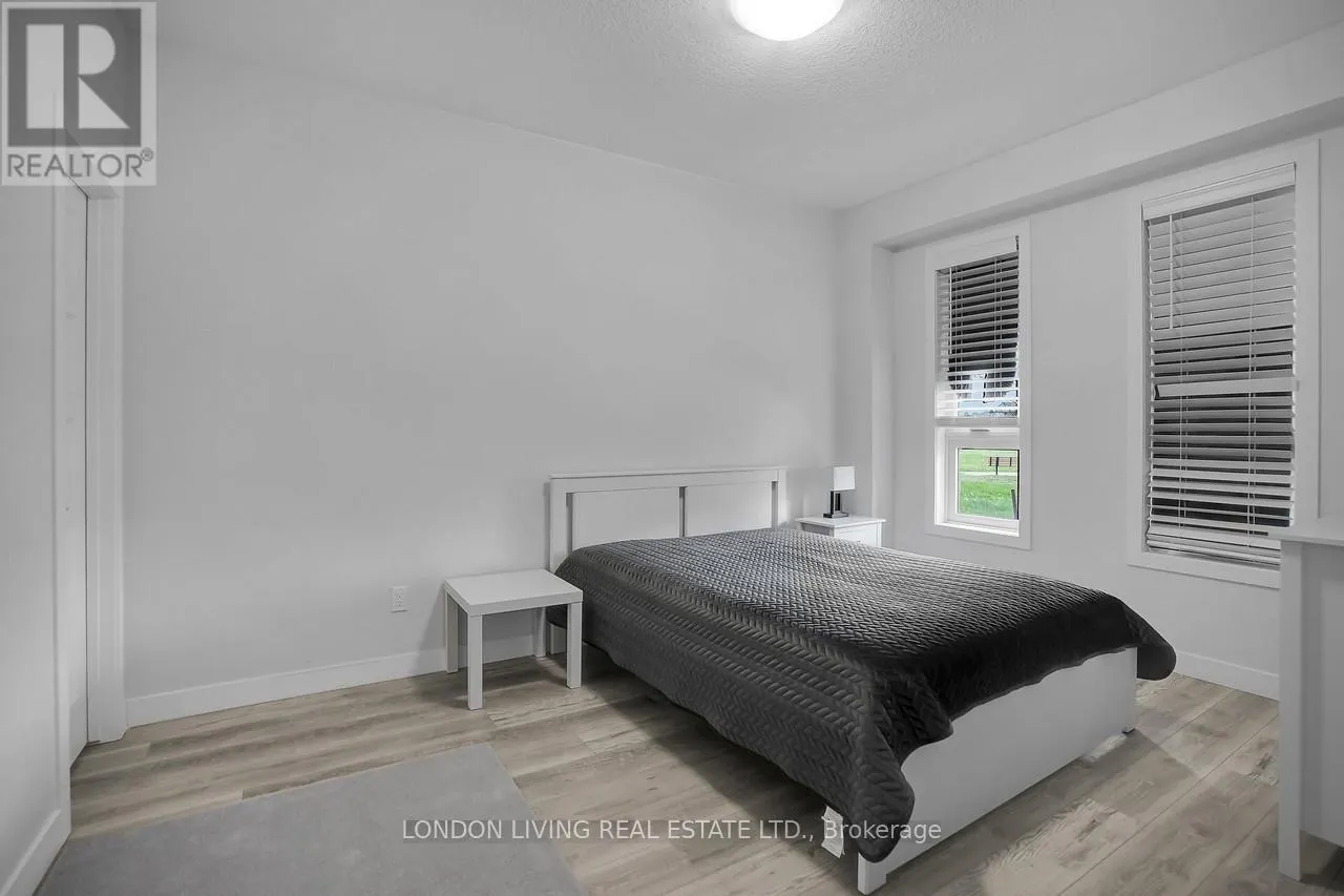 28 - 3380 SINGLETON AVENUE, #28