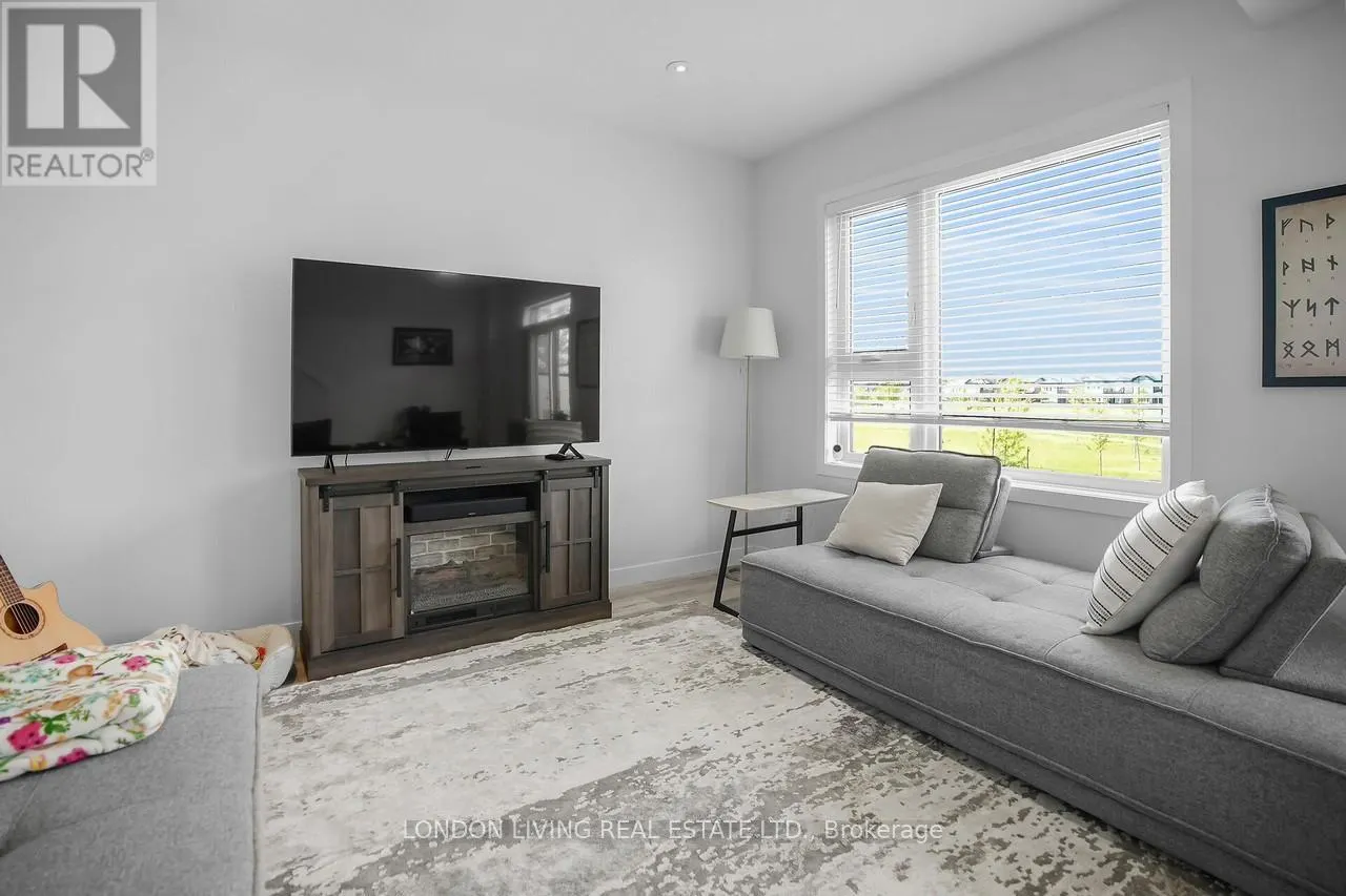 28 - 3380 SINGLETON AVENUE, #28