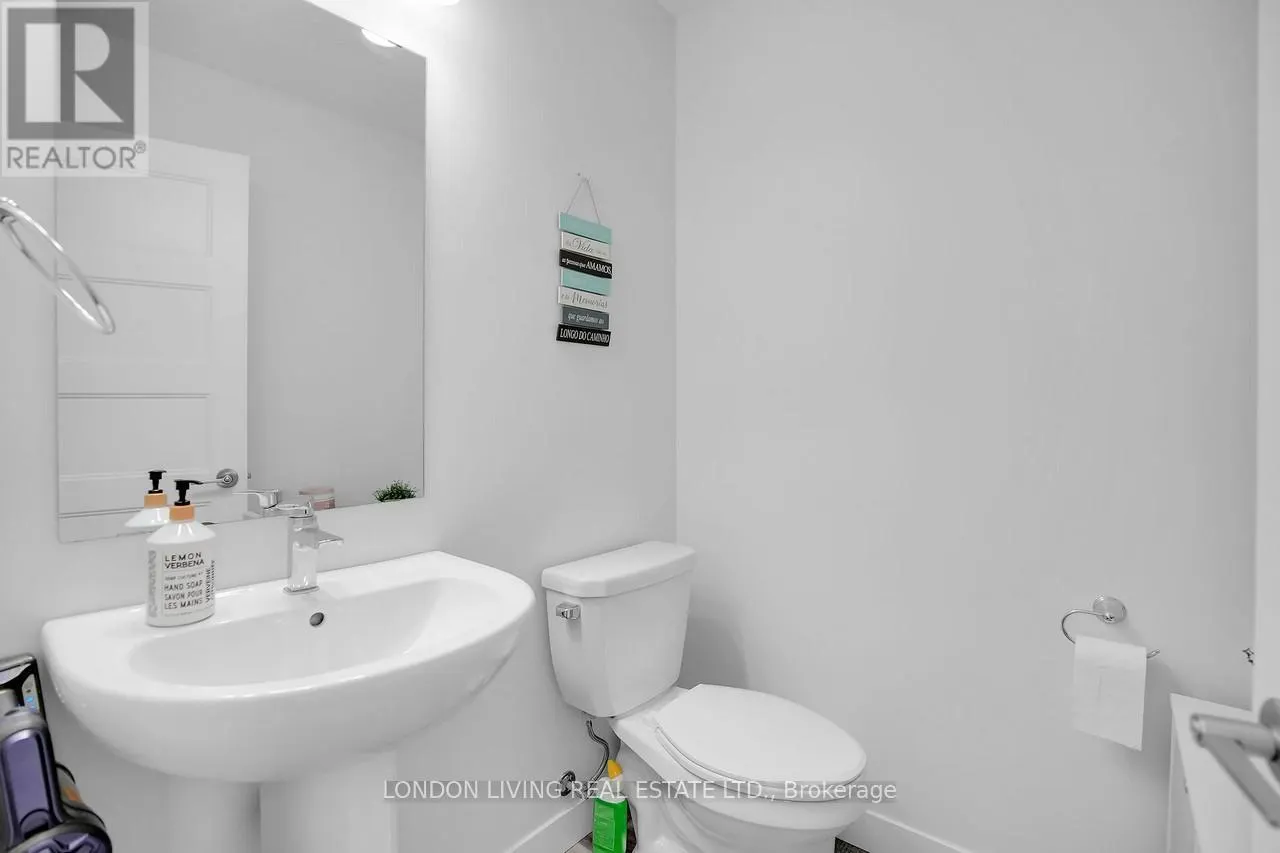 28 - 3380 SINGLETON AVENUE, #28