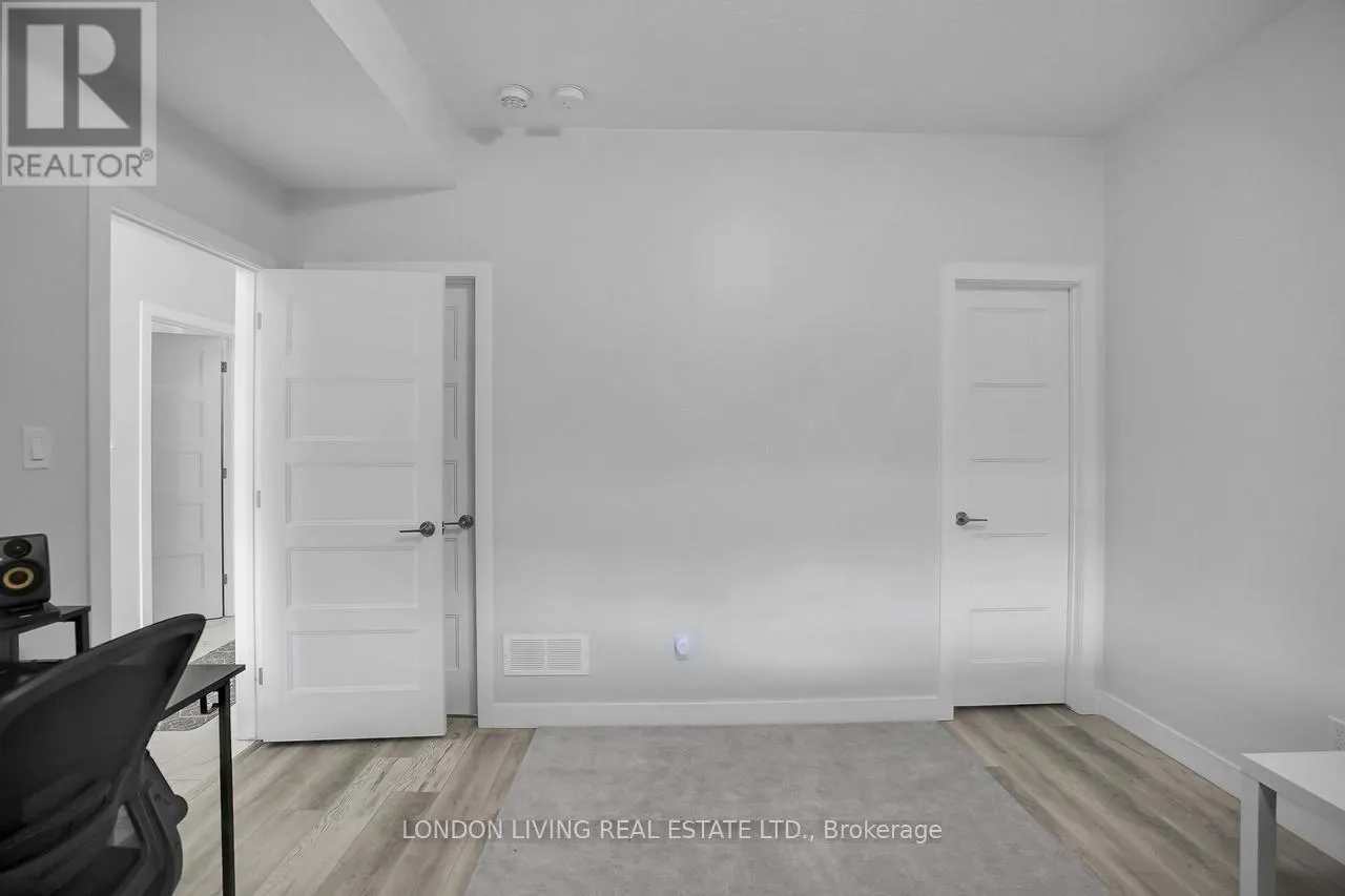 28 - 3380 SINGLETON AVENUE, #28