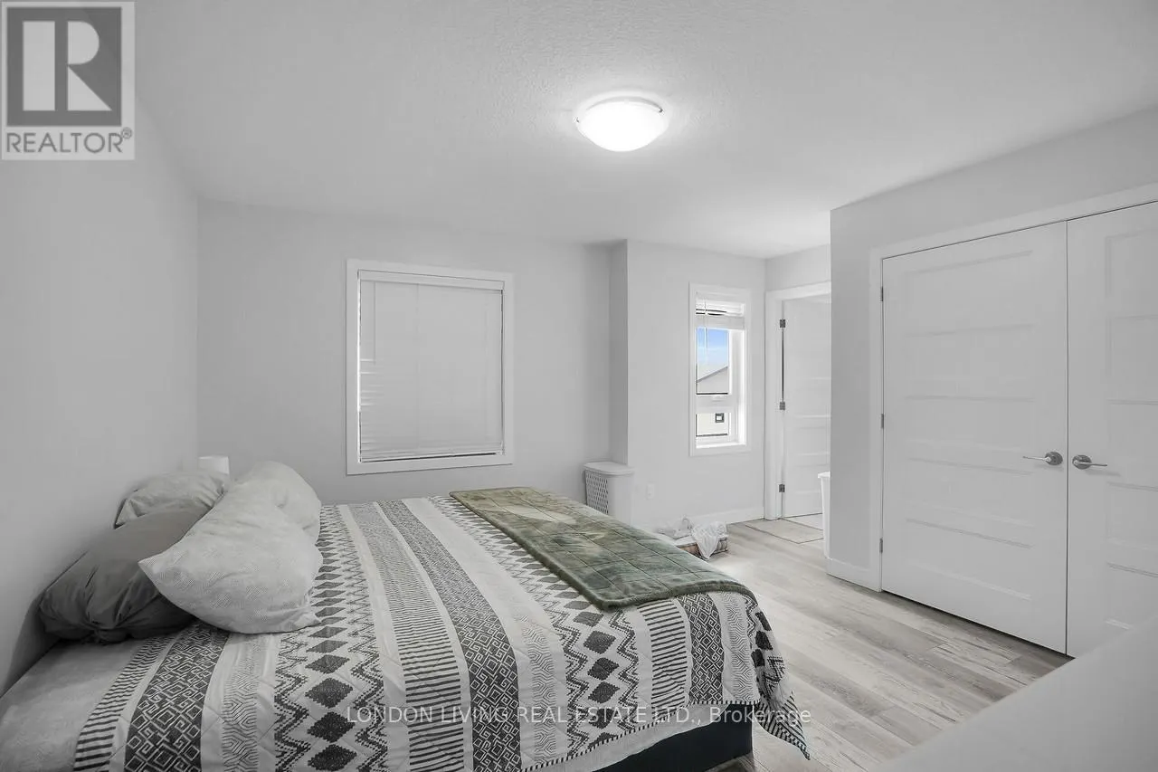 28 - 3380 SINGLETON AVENUE, #28