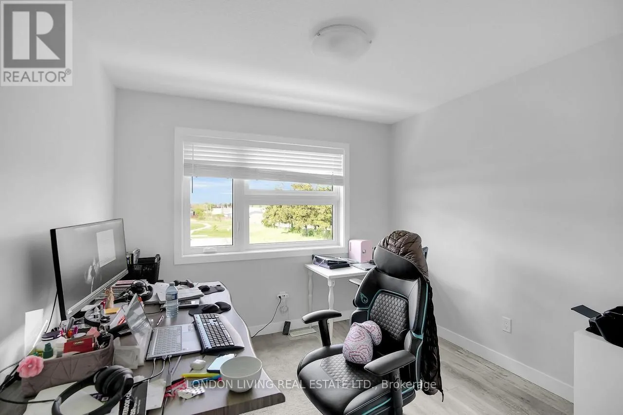 28 - 3380 SINGLETON AVENUE, #28
