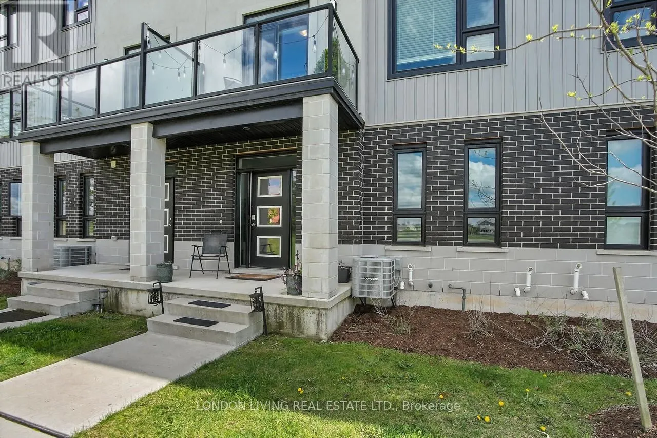 28 - 3380 SINGLETON AVENUE, #28