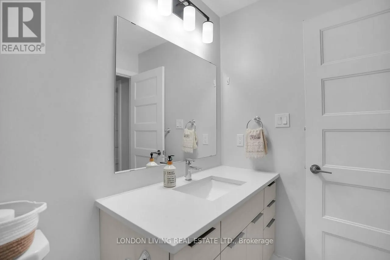 28 - 3380 SINGLETON AVENUE, #28