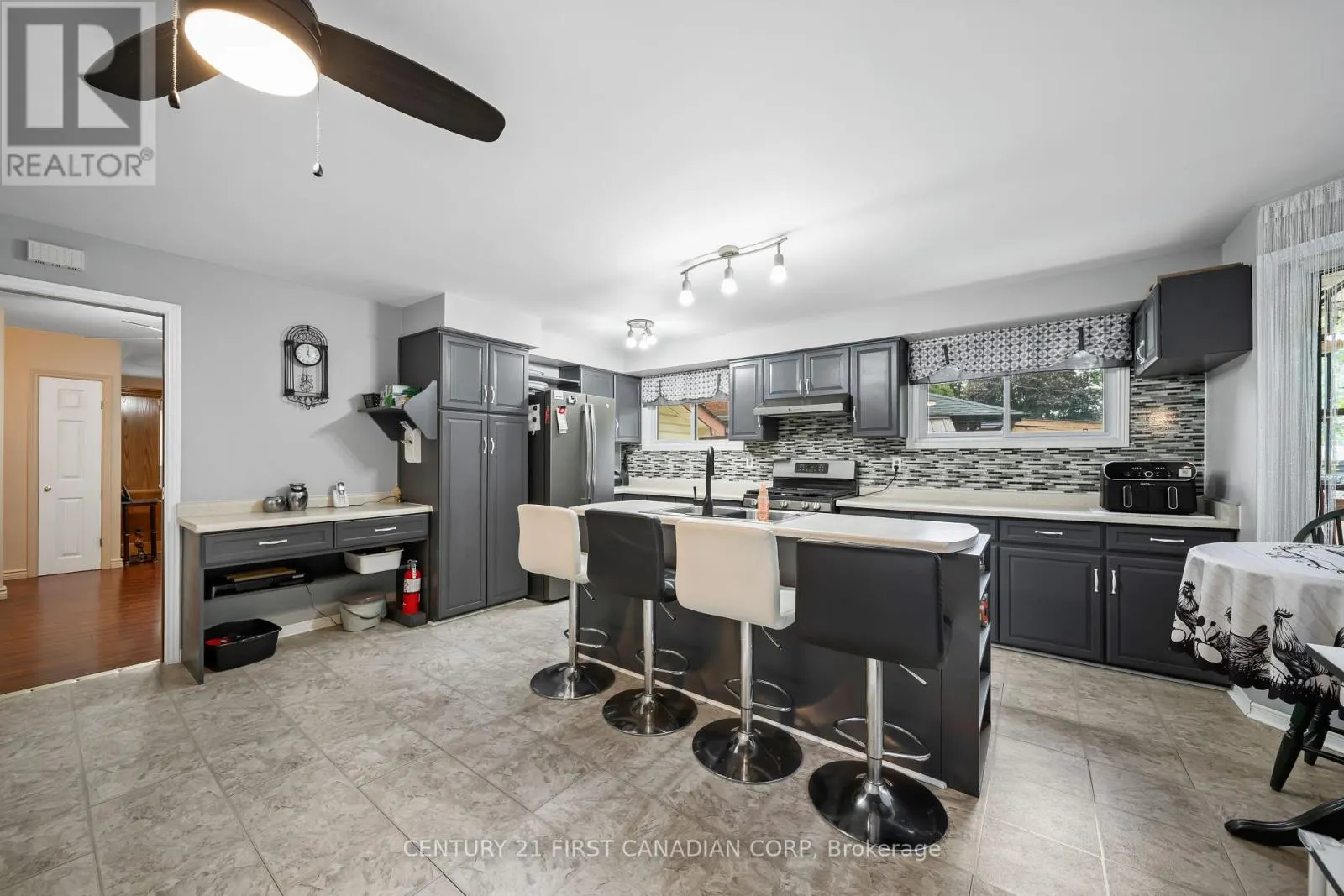 5 STRATHCONA DRIVE