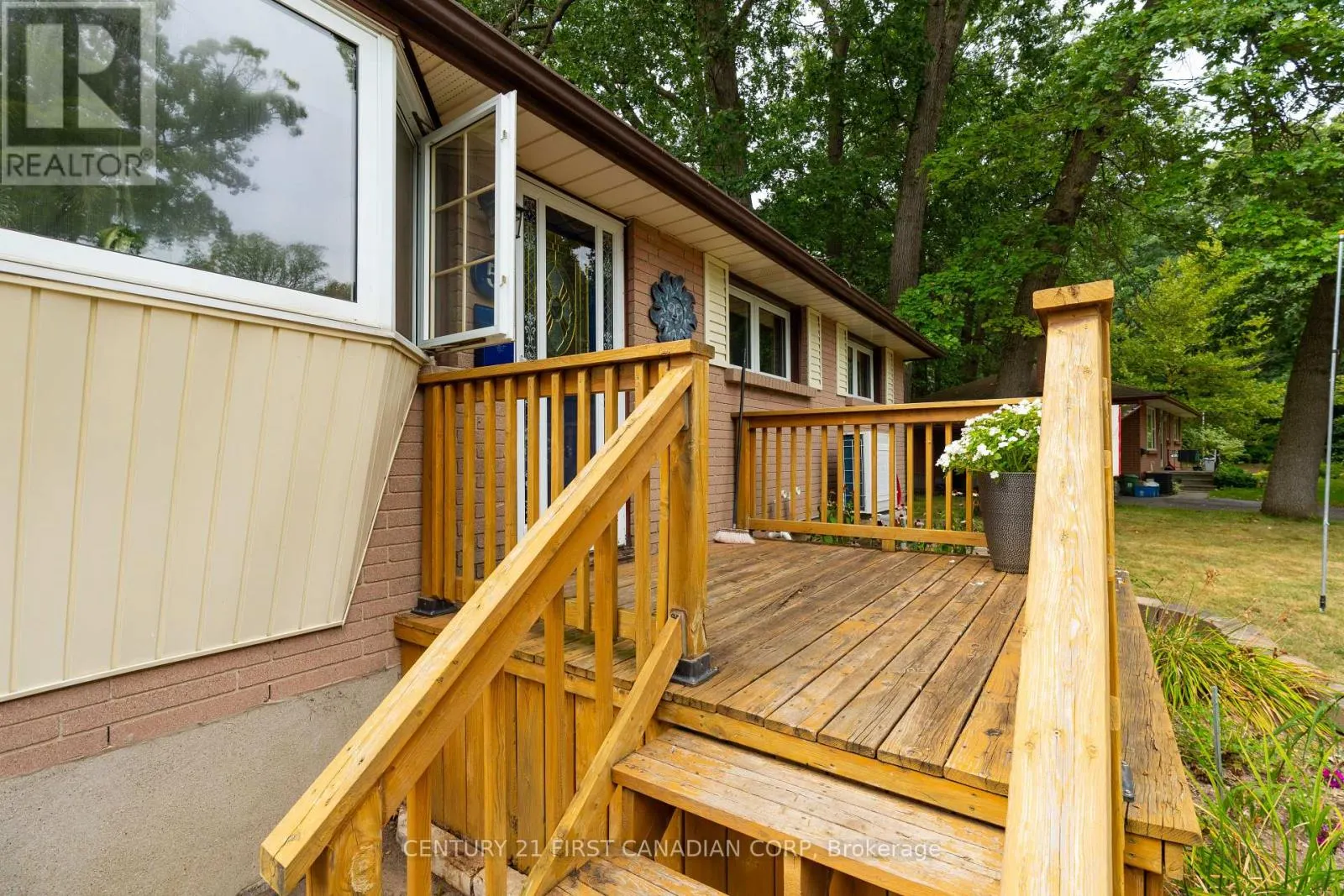 5 STRATHCONA DRIVE
