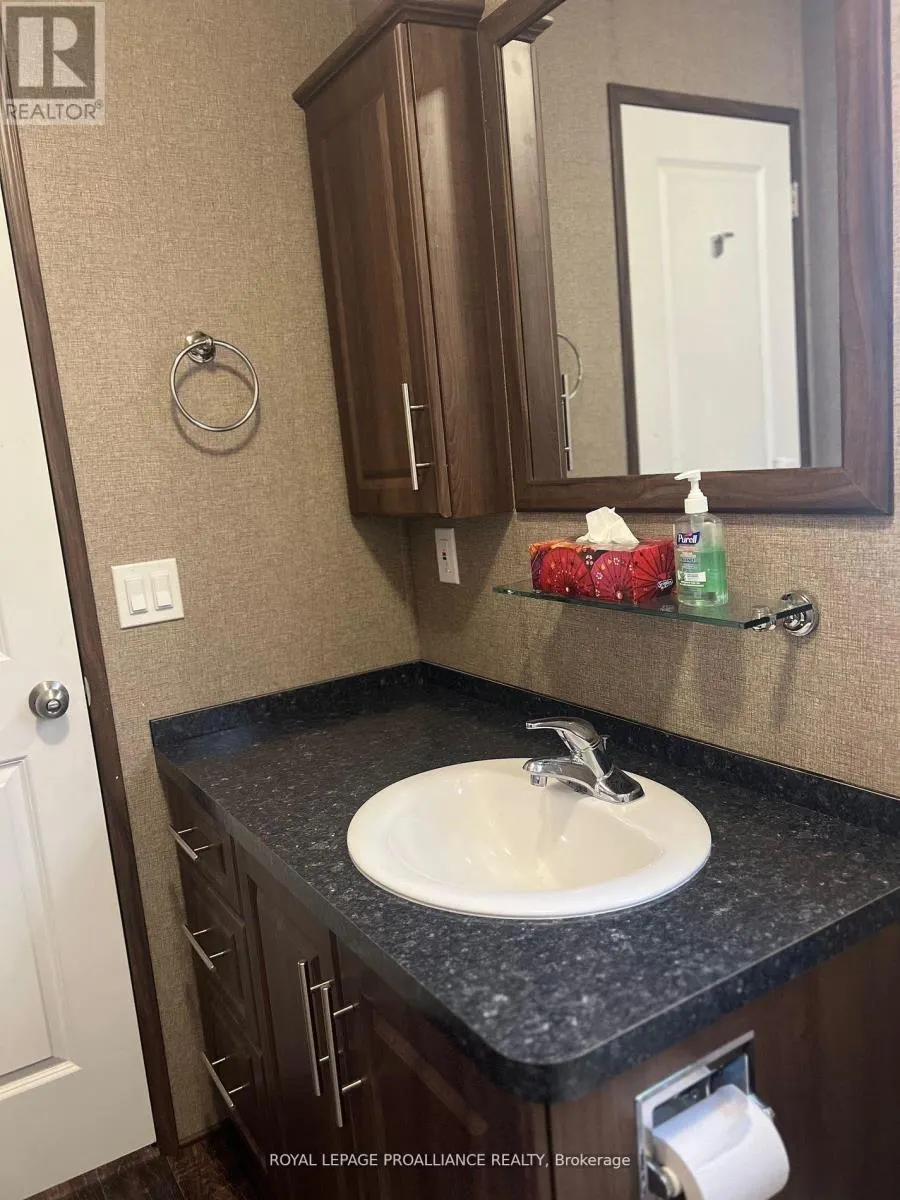 218 - 1501 LINE 8 ROAD, #218