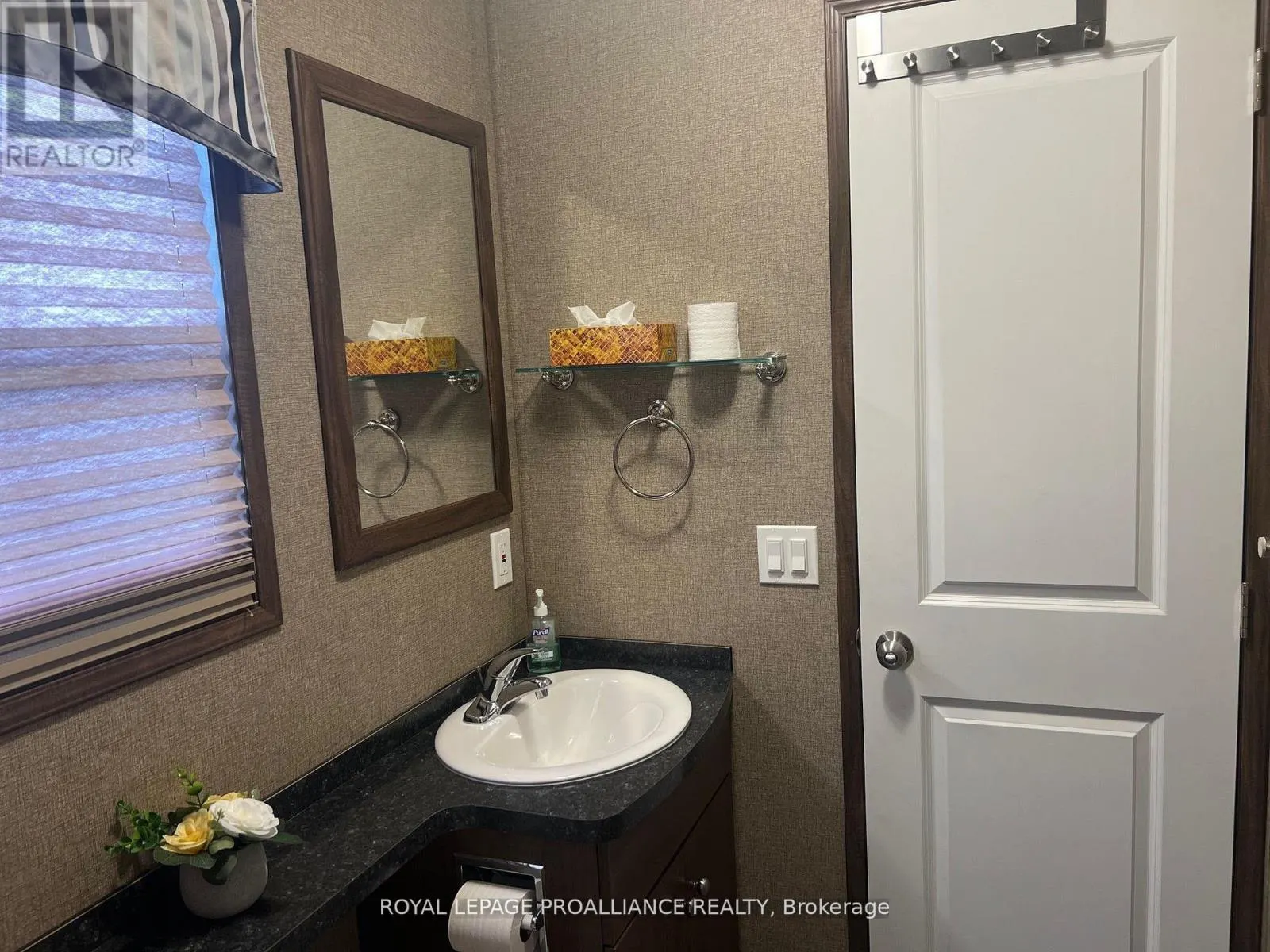 218 - 1501 LINE 8 ROAD, #218