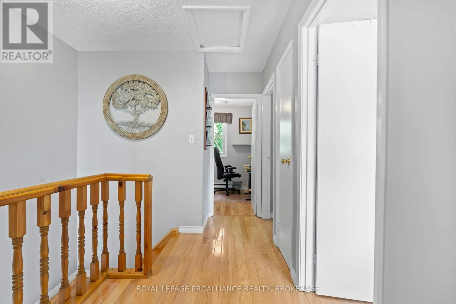 29 - 19 MACPHERSON AVENUE, #29
