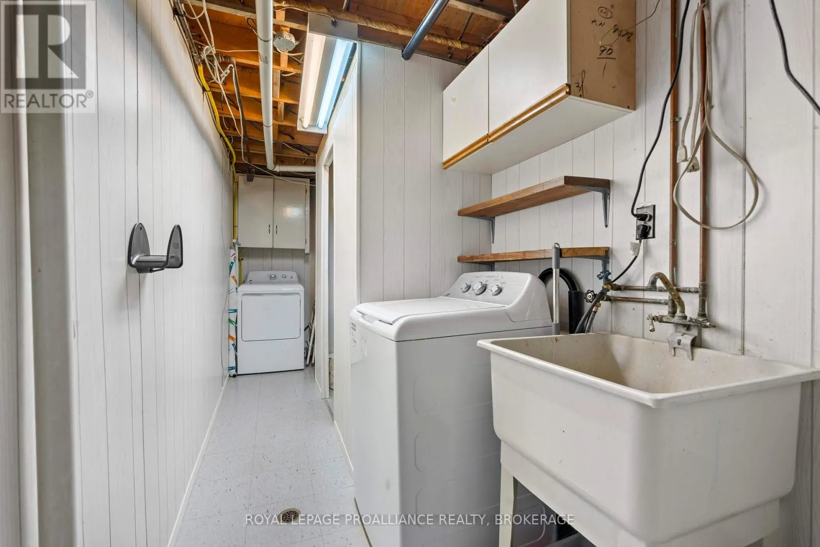 29 - 19 MACPHERSON AVENUE, #29