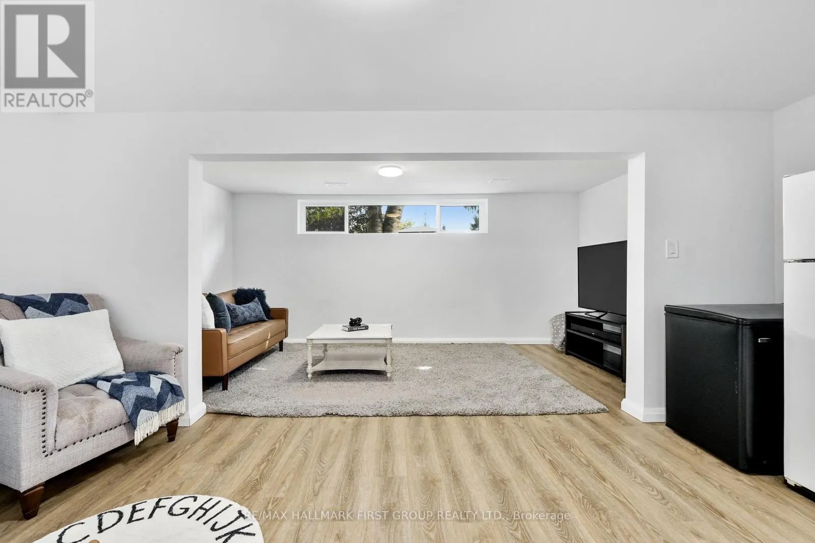 8 RAVENSDALE ROAD