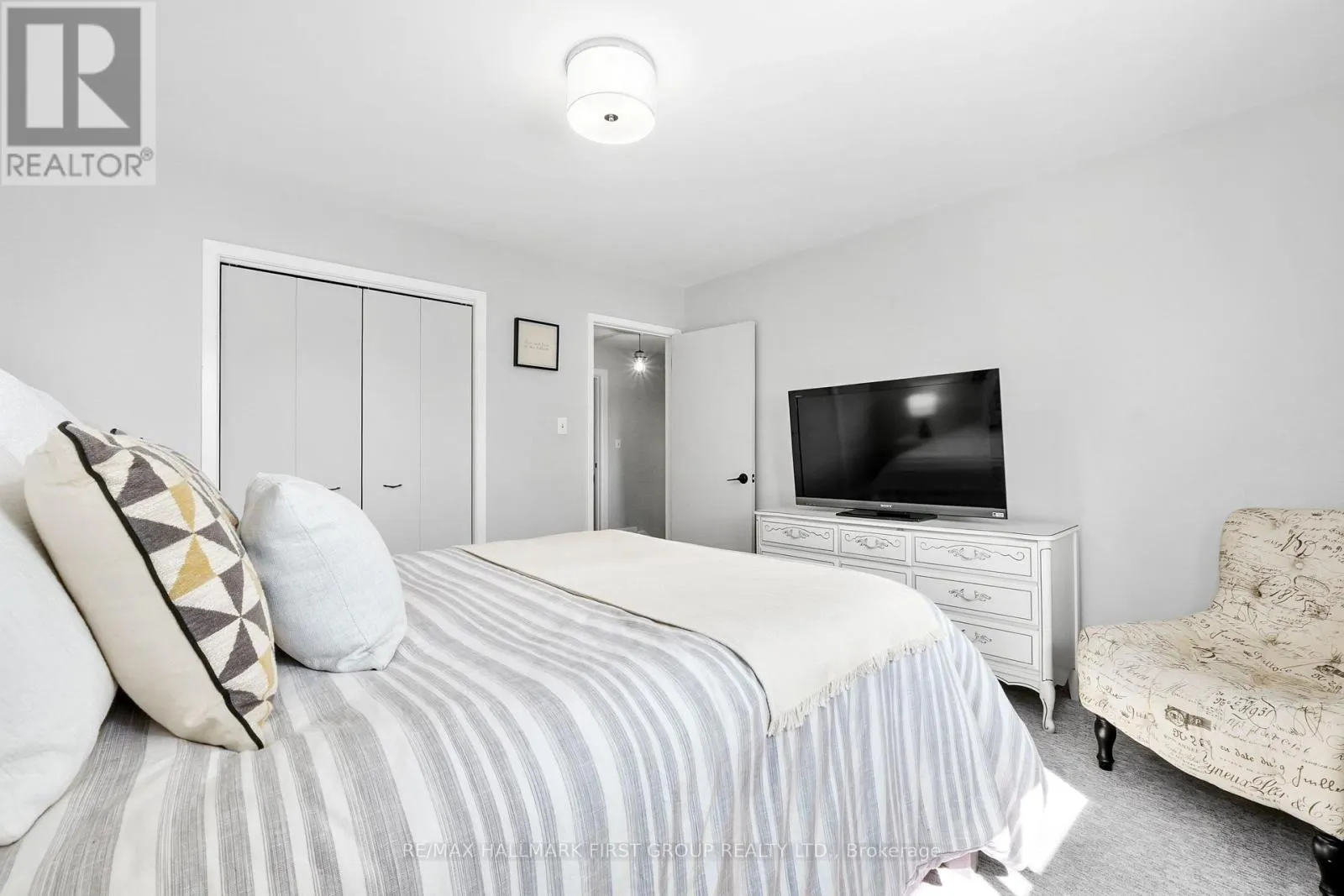 8 RAVENSDALE ROAD
