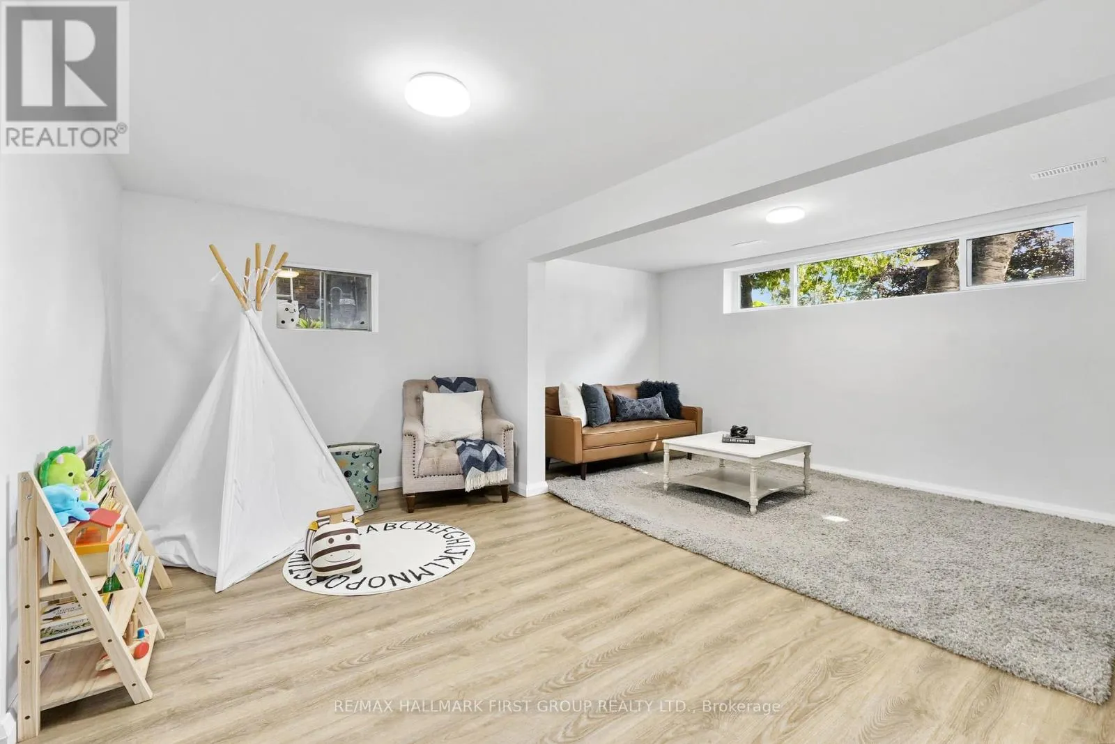 8 RAVENSDALE ROAD