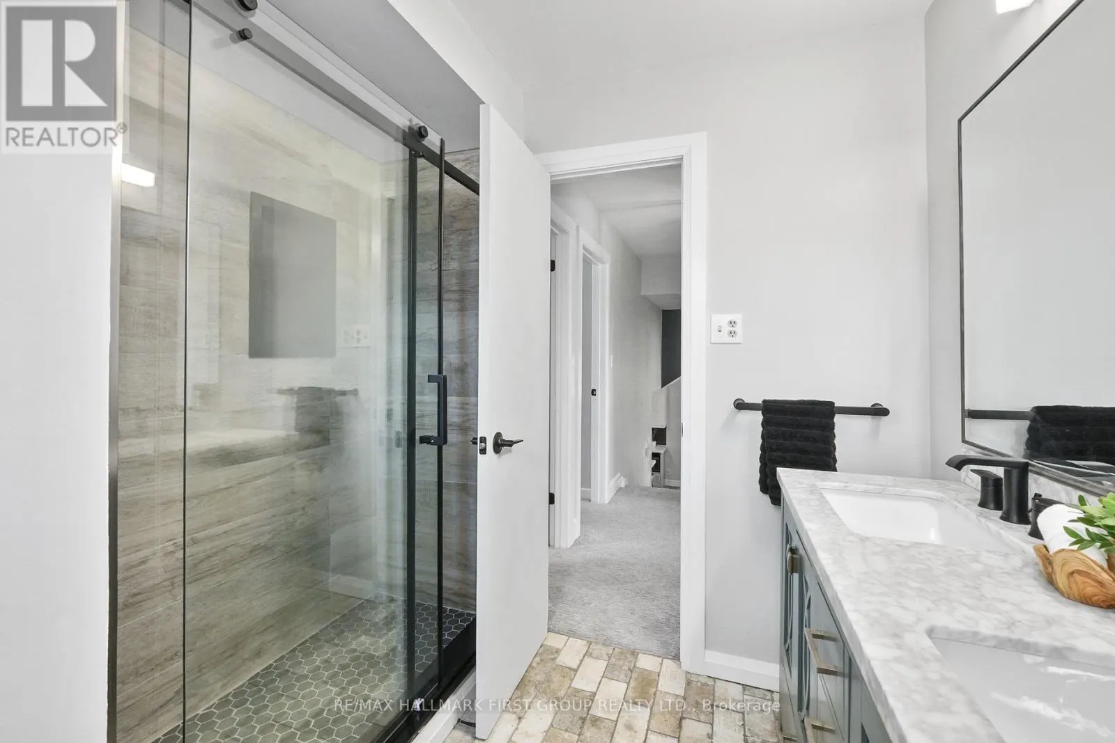 8 RAVENSDALE ROAD