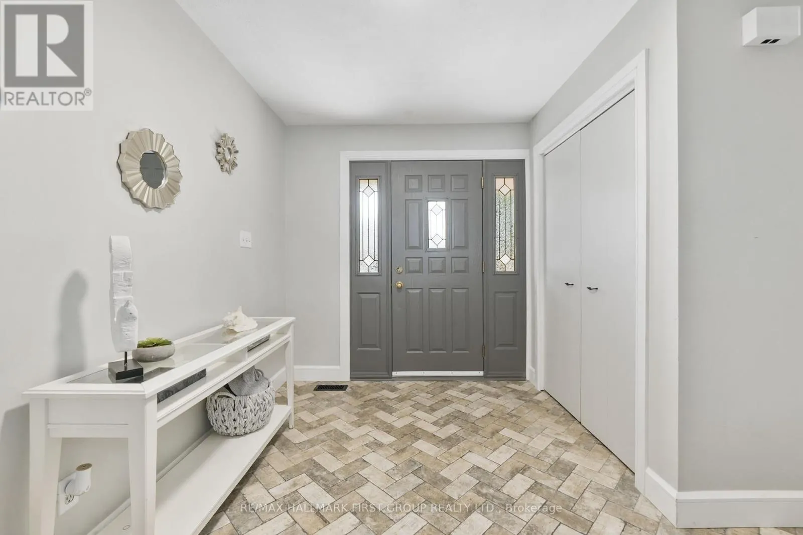 8 RAVENSDALE ROAD
