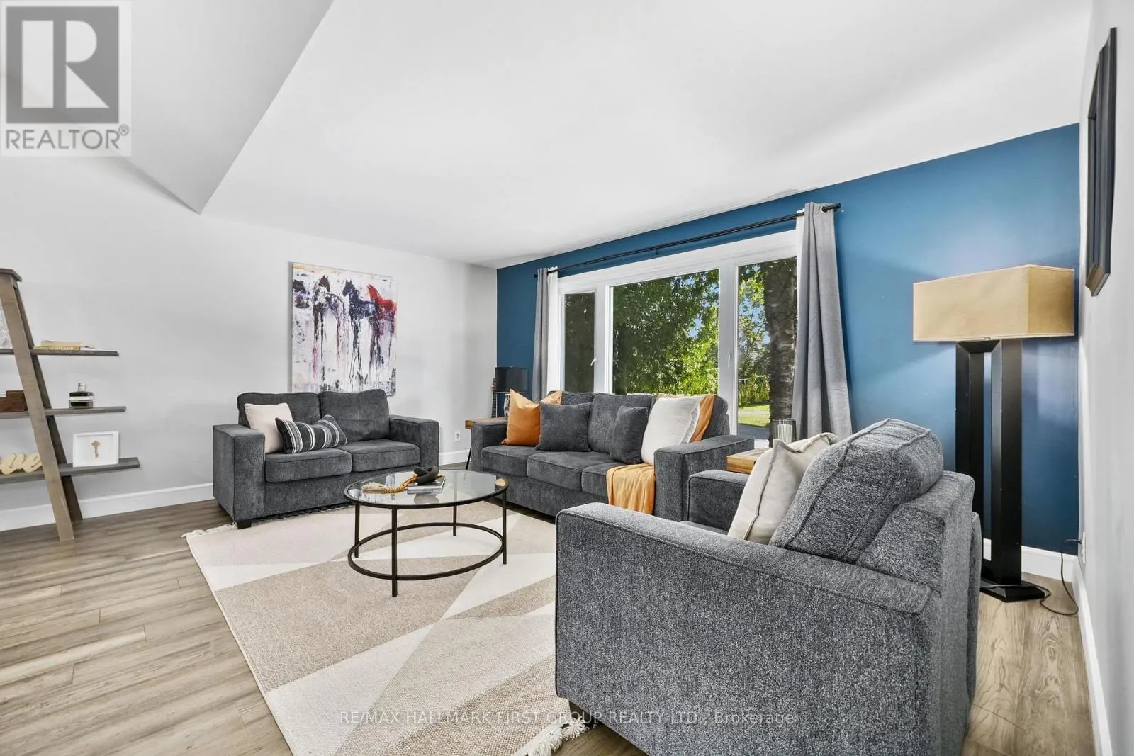 8 RAVENSDALE ROAD