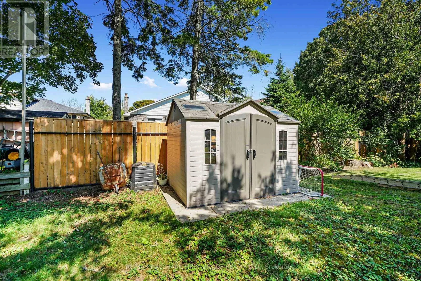8 RAVENSDALE ROAD