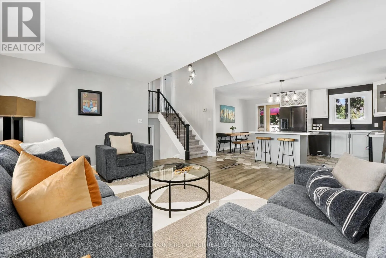 8 RAVENSDALE ROAD