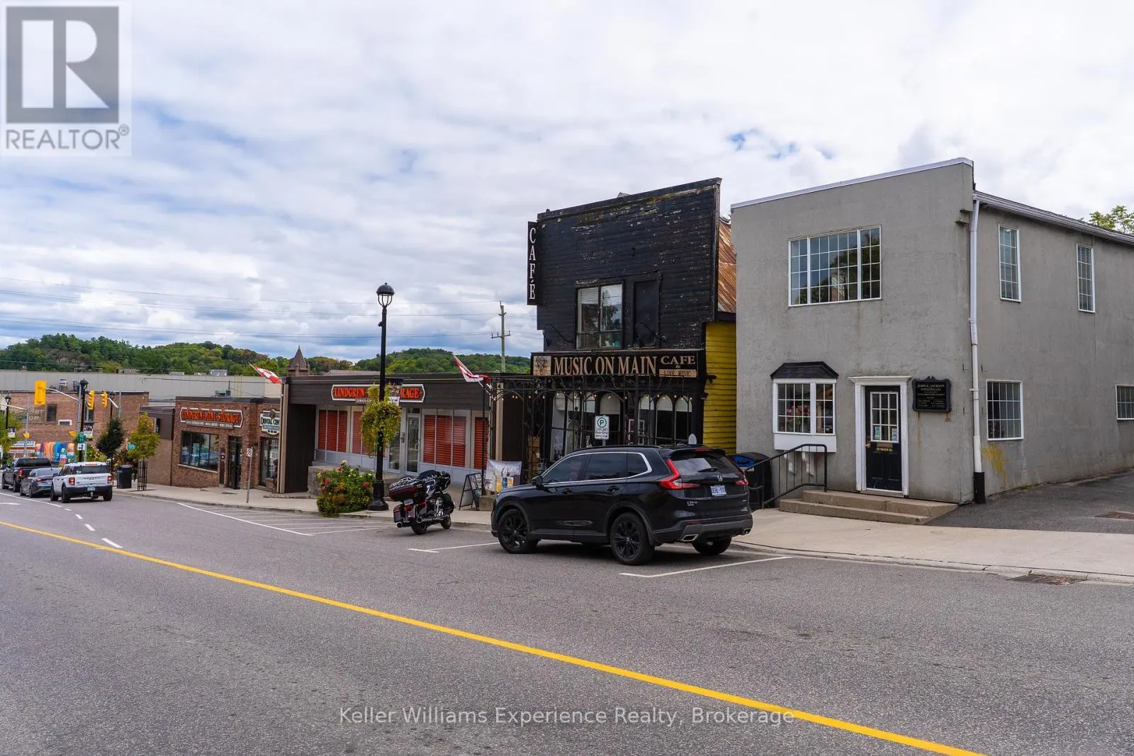 9 MAIN STREET W